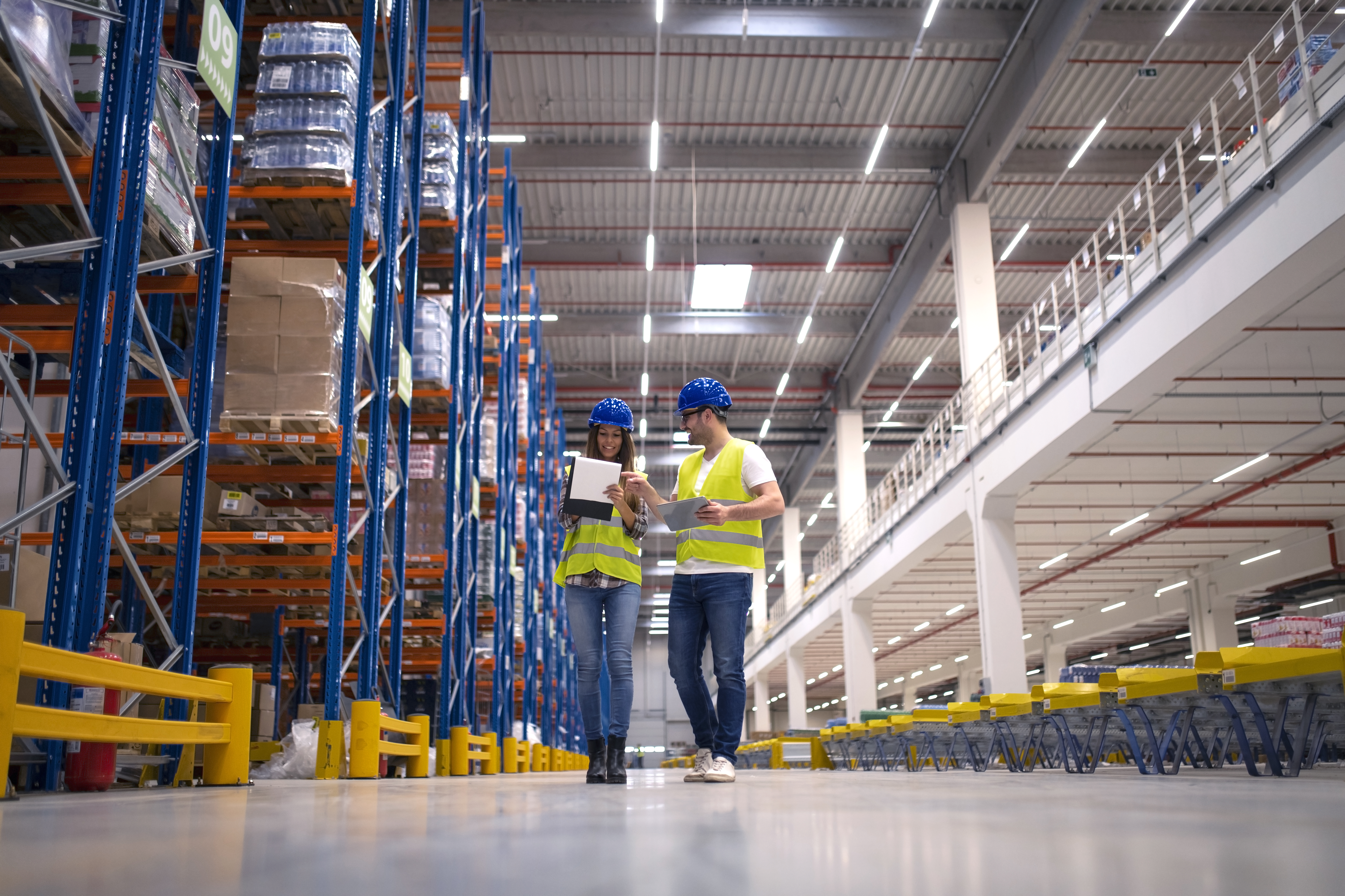Solución industrial de bodegaje y operación técnica en entorno logístico de alta capacidad